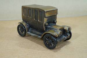 lot 60 image: Vintage Banthrico 1912 Packard Coin Bank