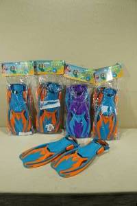 lot 100 image: 5 Pairs Cressi Kids Swim Fins -LXL
