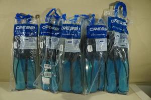 lot 104 image: 5 Cressi Adult Fins -3536, 3738, 2-3940, 4142