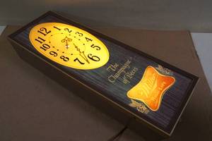 lot 114 image: Vintage Miller High Life Lighted Clock -Works