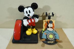 lot 160 image: 2 Disney Corded Phones - Goofy, Mickey Mouse