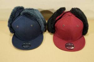 lot 216 image: 2 XL Top Pro Fitted Hats