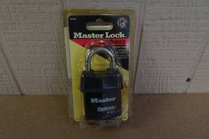 lot 164 image: Master Lock Pro Series Keyed Pad Lock