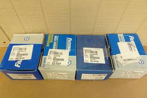 lot 193 image: Assorted Wood Screws
