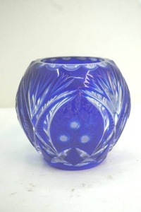 lot 5 image: Bohemian cobalt blue cut crystal rose bowl