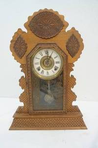 lot 6 image: mantle clock by E .I Ingraham co.