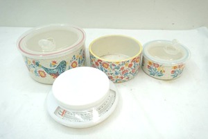 lot 26 image: Kitchen Scale & Food Storage Dishes