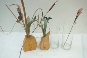 lot 30 image: vases