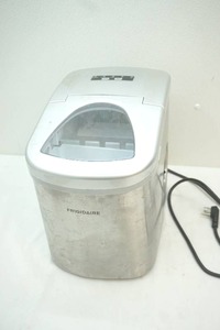lot 36 image: Frigidaire ice machine