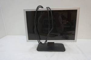 lot 45 image: dell computer screen