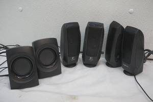 lot 52 image: Computer Speakers