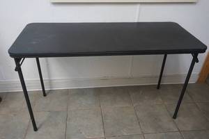 lot 76 image: folding table
