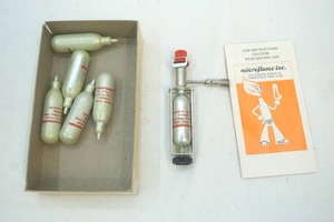 lot 84 image: cub micro flame mini torch