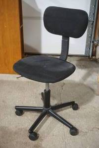 lot 86 image: office chair