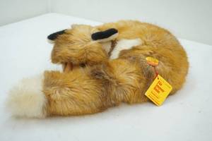 lot 95 image: steiff knopf im ohr plush sleeping fox