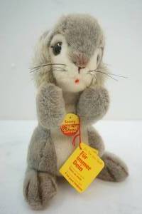 lot 96 image: steiff knopf im ohr plush bunny