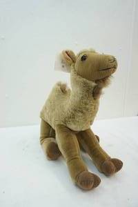 lot 100 image: heartline Sahara the camel plush animal