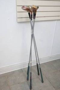 lot 106 image: golf clubs