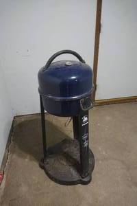 lot 174 image: patio caddie  char broil grill
