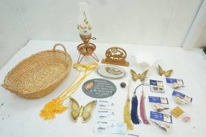 lot 141 image: vintage lamp, basket
