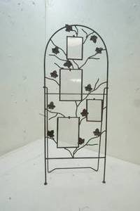 lot 195 image: picture stand