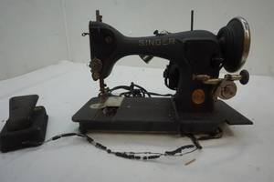 lot 210 image: Antique Singer Electric sewing machine