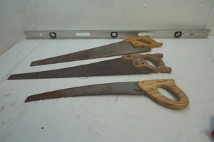 lot 231 image: hand saws, level