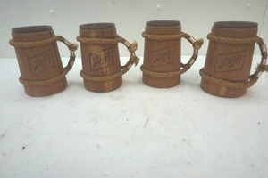 lot 233 image: vintage Schlitz tankards