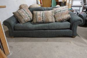 lot 283 image: futon