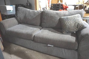 lot 140 image: Ashley furniture couch