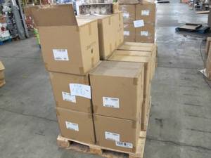 lot 406 image: Pallet of Roughly 80 4-Packs of B Grade Illure Candles - 7 inch Red, Silver - Working B Grade