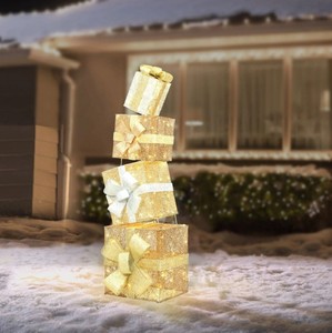 lot 446 image: Members Mark 5.5 Pre-Lit Twinkling Gift Box Tower (Metallic)
