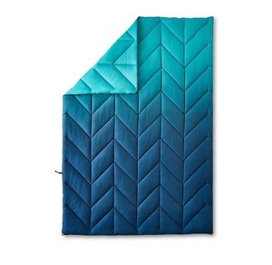 lot 629 image: Members Mark 5 x 7 Oversized Camping Blanket - Turquoise Ombre
