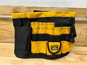 CLC CUSTOM Leathercraft 4122 In & Out Bucket, 61 Pocket, BlackYellow