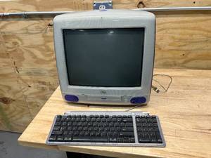 APPLE iMac with Keyboard