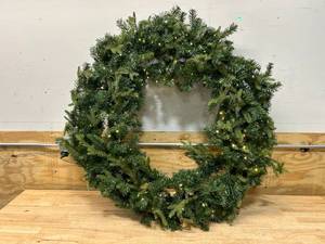 48 Inch Pre-lit LED Wreath