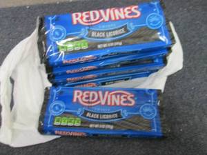 lot 265 image: 6- 5 oz pks Redvines Black Licorice...