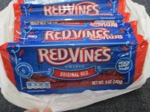 lot 267 image: 6- 5 oz pks Redvines Red Licorice...