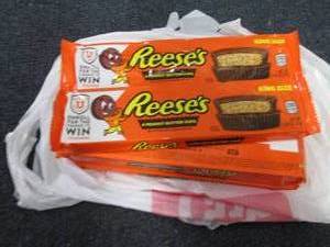lot 305 image: 12- 2.8 oz Reeses ...