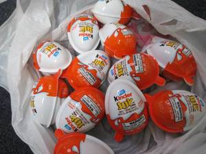 lot 363 image: 12 Kinder Joy...