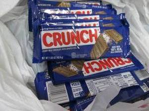 lot 367 image: 12- 1.55 oz Crunch Bars...