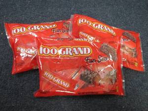 lot 383 image: 3- 10 oz Bags 100 Grand Fun Size...