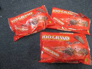 lot 399 image: 3- 10 oz Bags 100 Grand Fun Size...