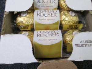lot 423 image: Box of 12 - 1.3 oz Ferrero Rocher C...