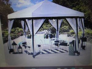 lot 3 image: Sunjoy 11 x 11 Temporary Pop-Up H...