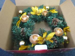 lot 29 image: Holiday Centerpiece...