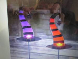 lot 90 image: Hourleey 2 Pack Halloween Yard Stak...