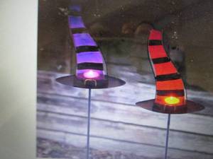 lot 91 image: Hourleey 2 Pack Halloween Yard Stak...