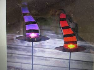 lot 92 image: Hourleey 2 Pack Halloween Yard Stak...