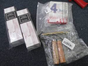 lot 93 image: 2 Reed Diffusers, 4th of July Dco...